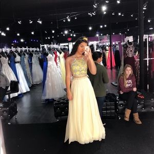Ellie Wilde Prom adress